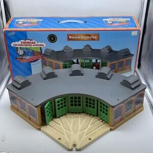 Thomas & Friends Roundhouse With Box #LC99320 Great Condition